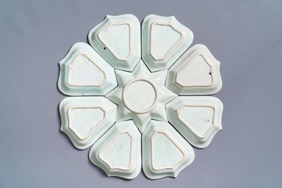 Un service &agrave; mendiants en porcelaine de Chine bleu et blanc, Kangxi